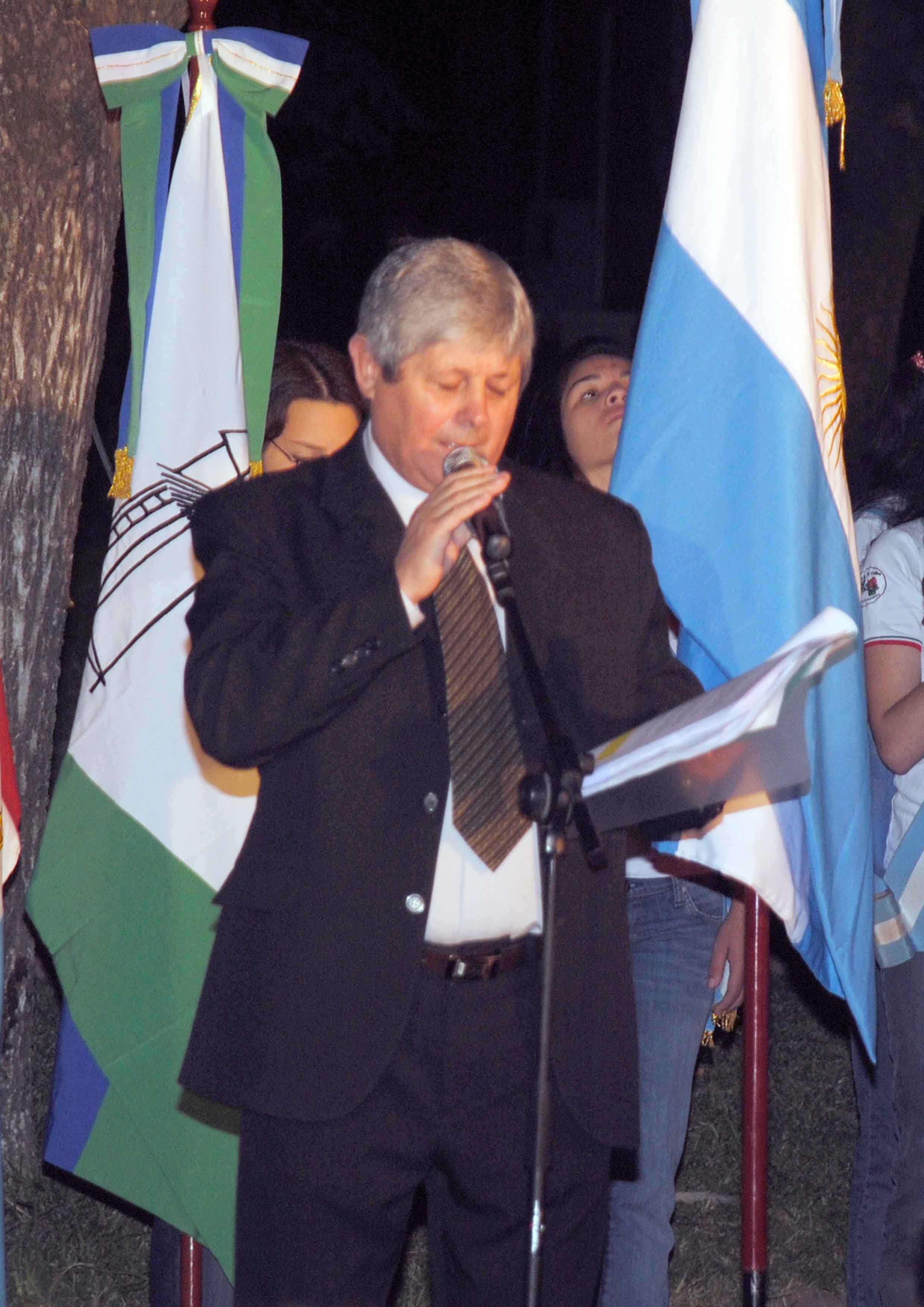Juan José Sfacia conduciendo el acto de la refundación Marzo 2012